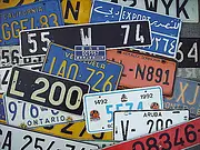 10 echte Nummernschilder aus 10 verschiedenen Ländern als Geschenk 